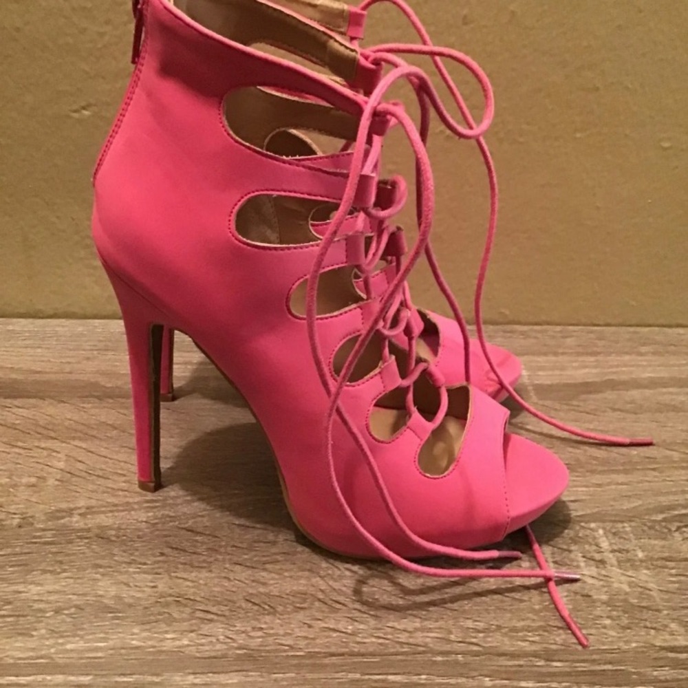 Shoes - Picture 4 of 7